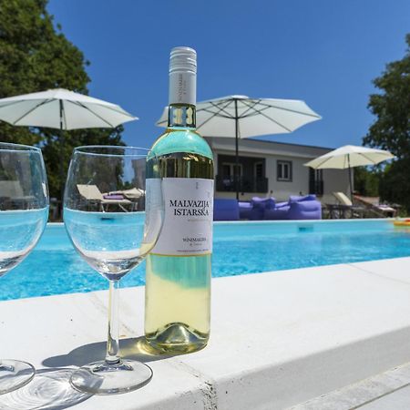 Luxury Villa Cetiri Hrasta Pićan Exterior foto