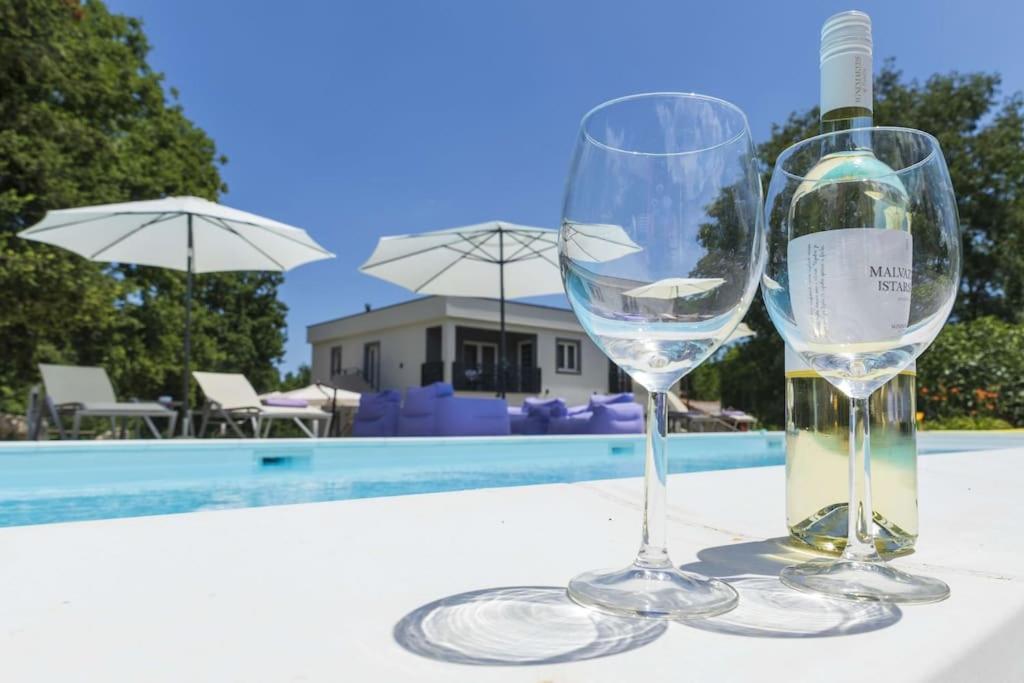 Luxury Villa Cetiri Hrasta Pićan Exterior foto